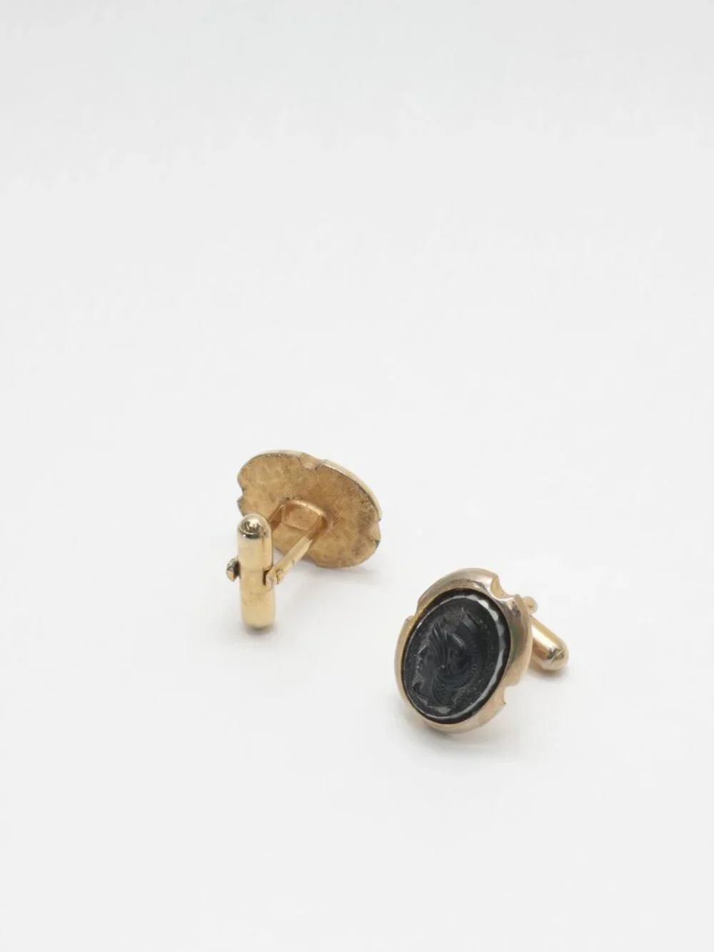 Vintage Gold Tone CUFFLINKS Black Cameo